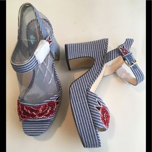 NINE WEST FONTAYAH HEEL SANDAL BLUE AND WHITE